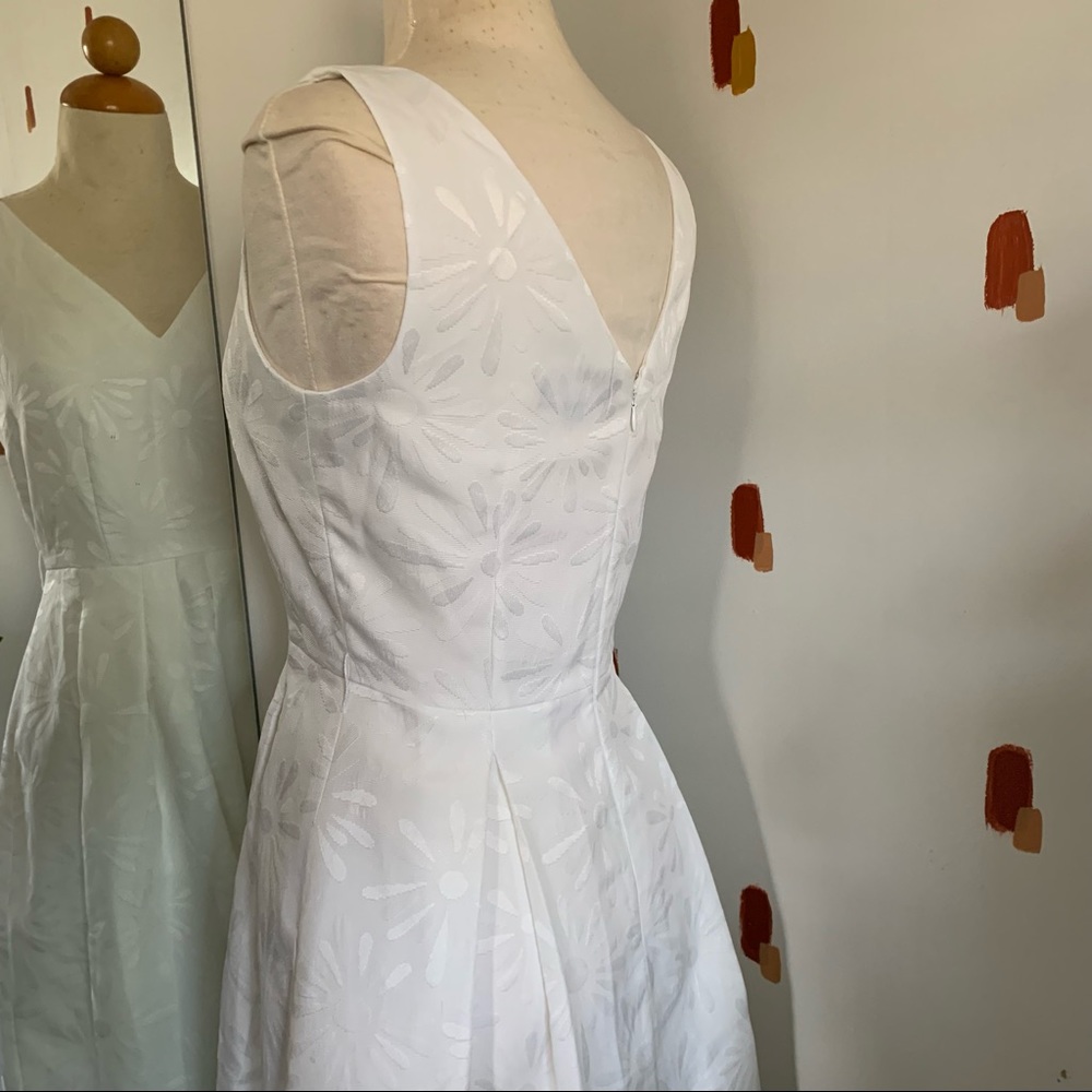 White Tahari Floral Party/Bridal Dress - Picture 4 of 5